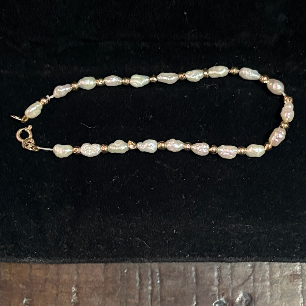 Elegant Rice Pearl and 14k Gold Beaded Bracelet